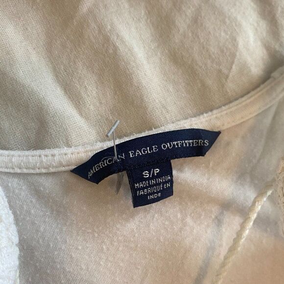 American Eagle Outfitters White Eyelet V-Neck Tie-Back Top Size Small - Picture 6 of 6